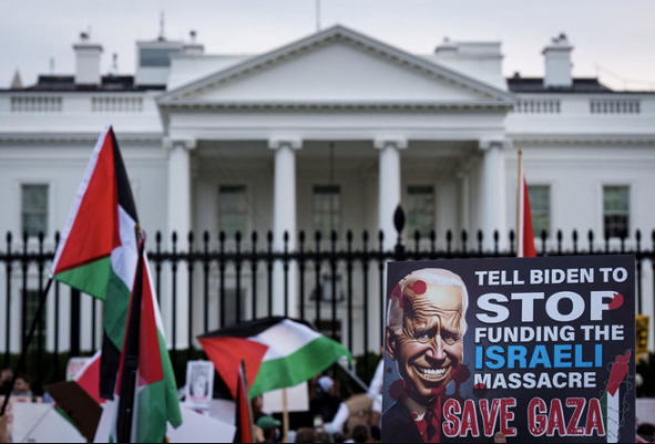 outside the White House during the National March on Washington for Palestine